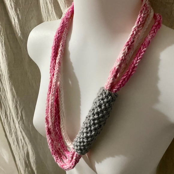 Host Pick 🎉🎊🎈Boho Pink, White & Gray Knitted Rope Necklace - NWT - Picture 3 of 8